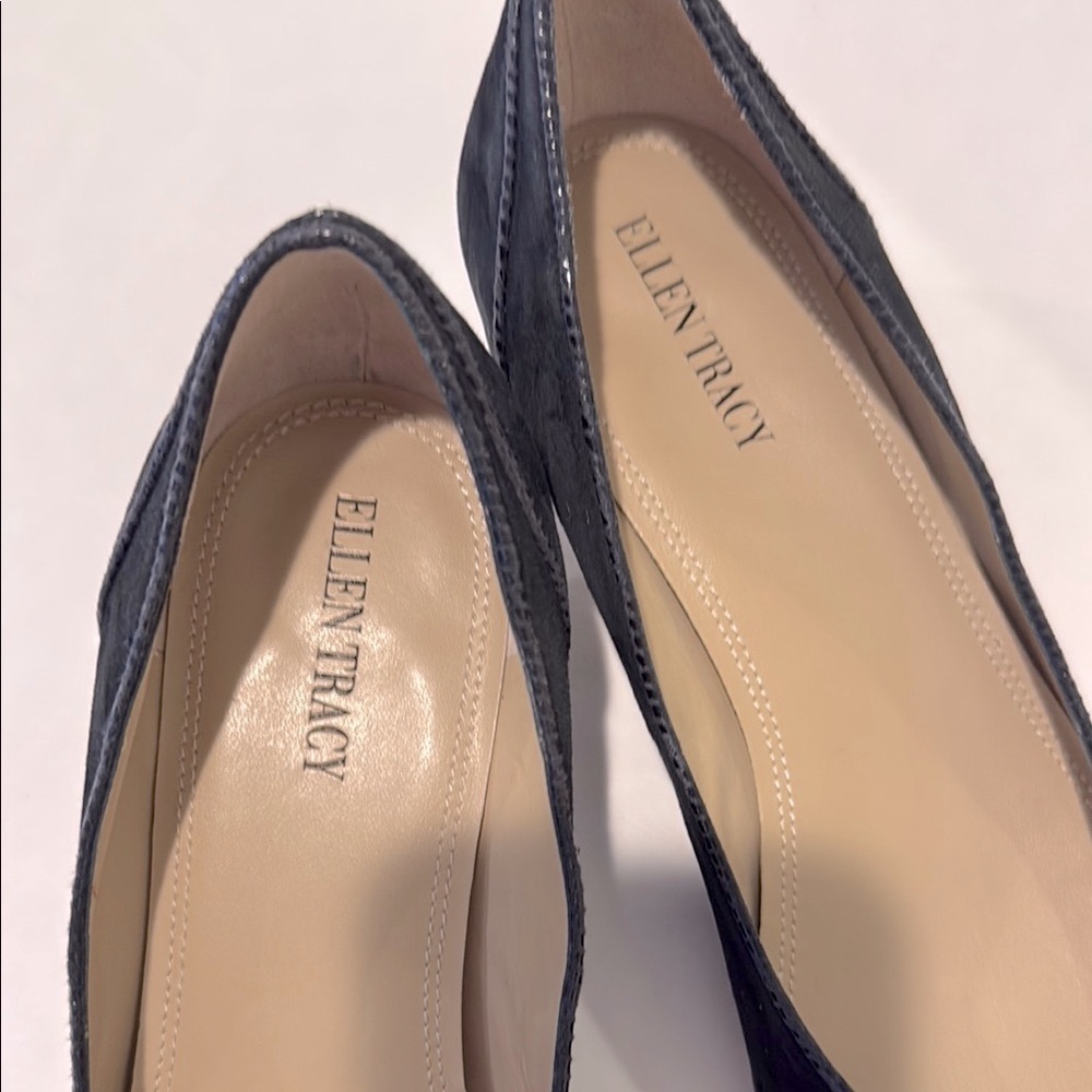 Ellen Tracy Black Flats & Loafers Sleek Design - Picture 2 of 11